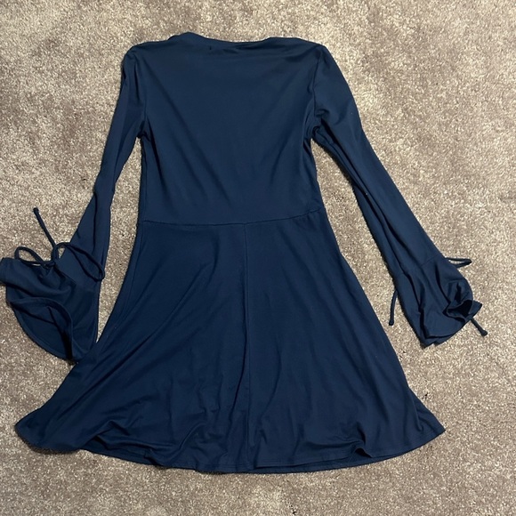 Forever 21 Navy Long Sleeve Dress with Tie Details - Picture 4 of 4
